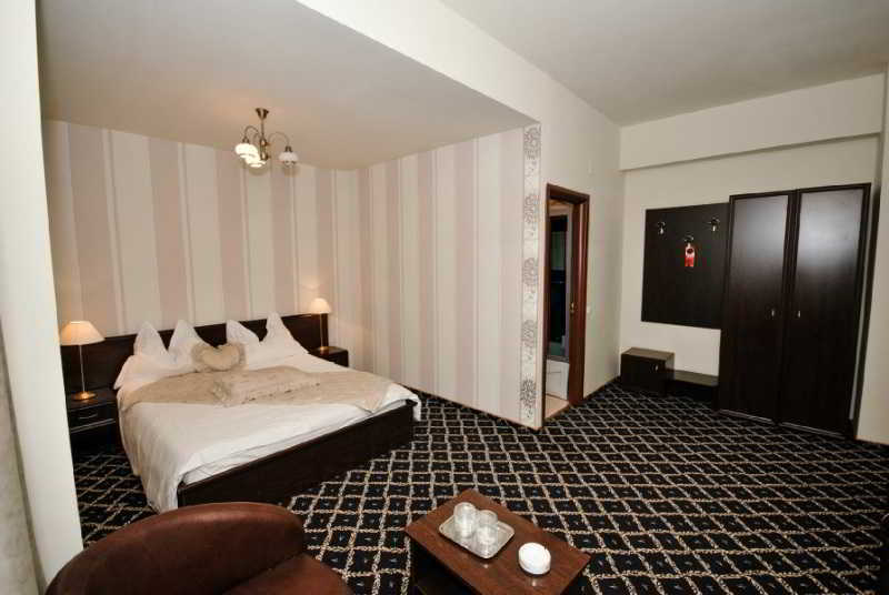 Hotel Europeca ไกรโอวา ภายนอก รูปภาพ