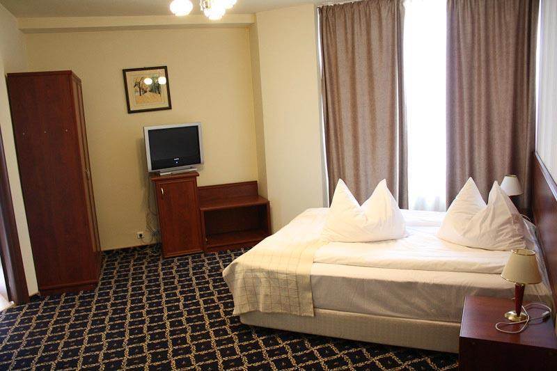 Hotel Europeca ไกรโอวา ภายนอก รูปภาพ