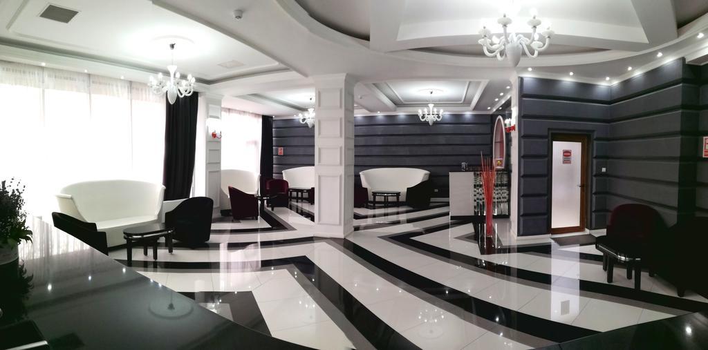Hotel Europeca ไกรโอวา ภายนอก รูปภาพ