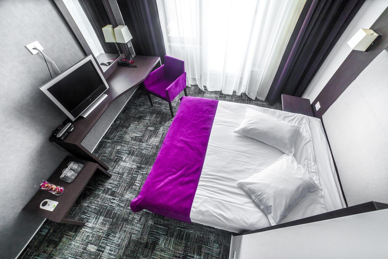 Hotel Europeca ไกรโอวา ภายนอก รูปภาพ