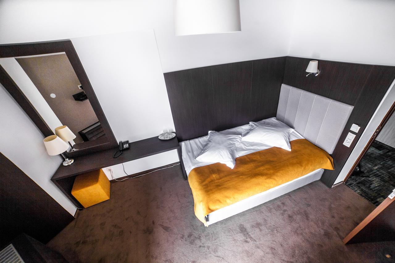 Hotel Europeca ไกรโอวา ภายนอก รูปภาพ